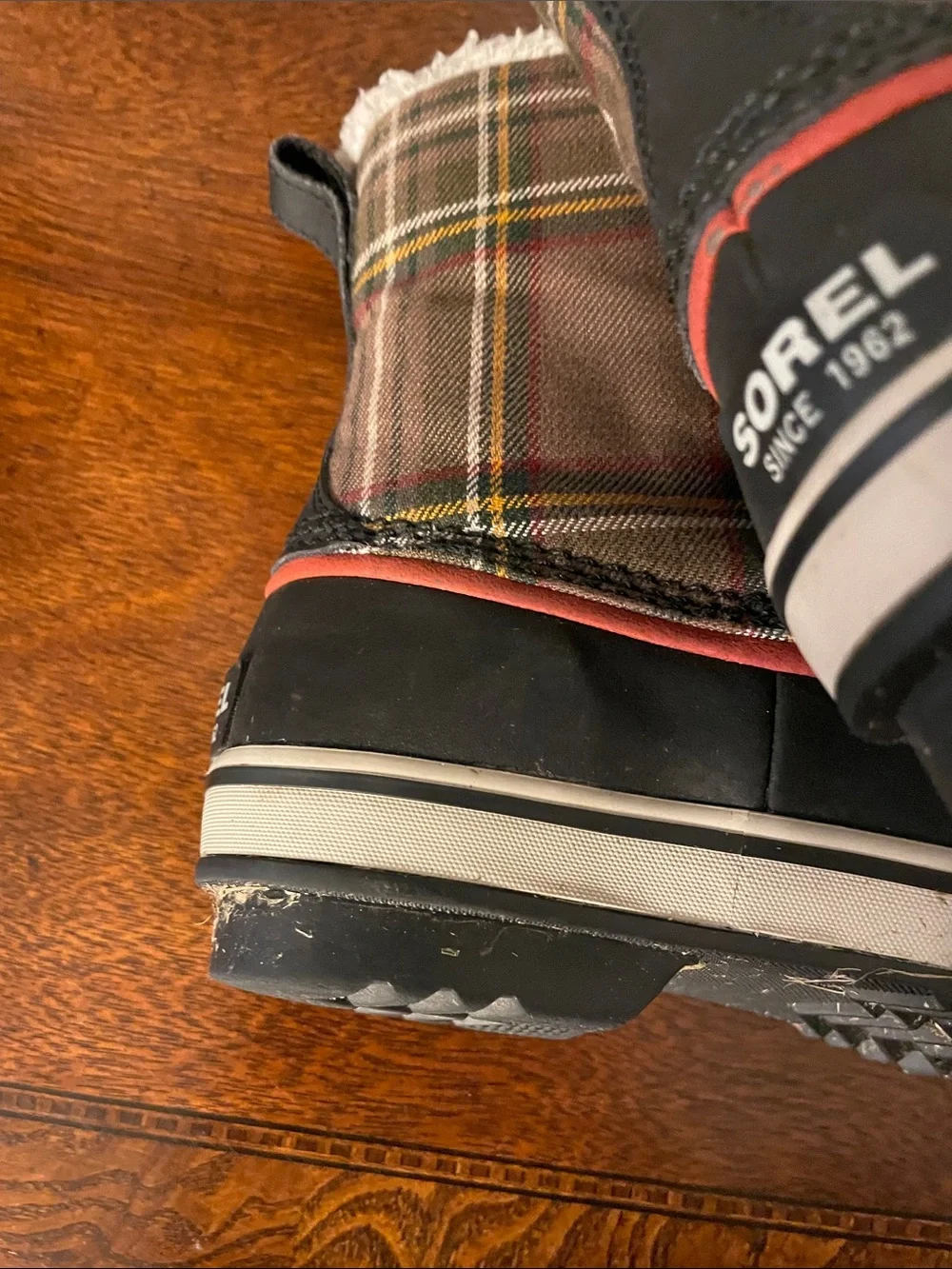 Sorel Kids Tivoli Plaid Duck Snow Boot kids size 3